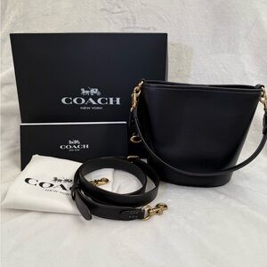Coach Dakota Bucket 16 Black